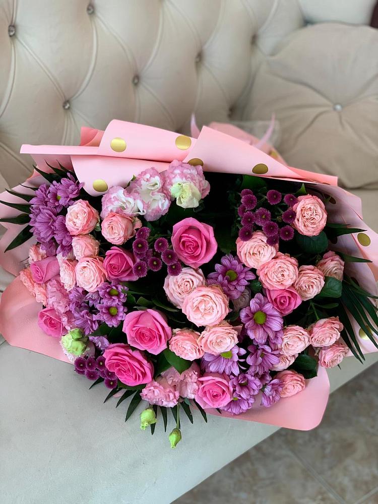 Букет цветов из: Хризантемы, Розы и Лизиантусы в Нижних Ачалуках