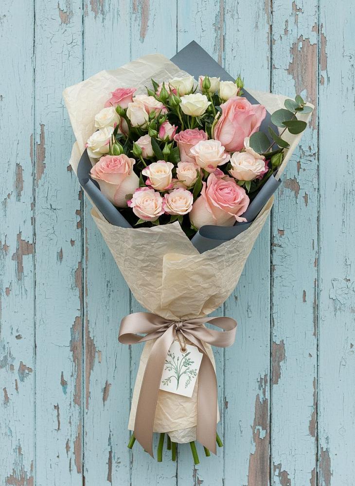 Букет цветов из: Розы в Нижних Ачалуках