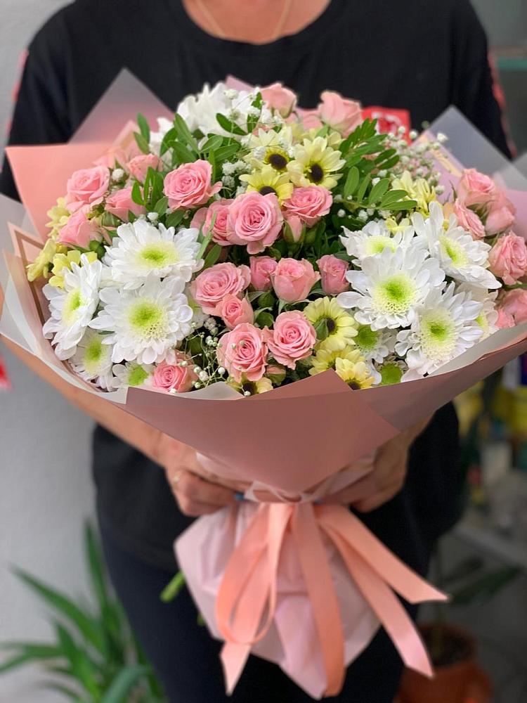 Букет цветов из: Розы и Хризантемы в Нижних Ачалуках