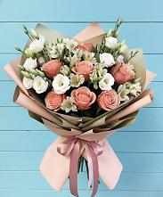 Букет цветов из:  Розы, Альстромерии и Лизиантусы в Нижних Ачалуках