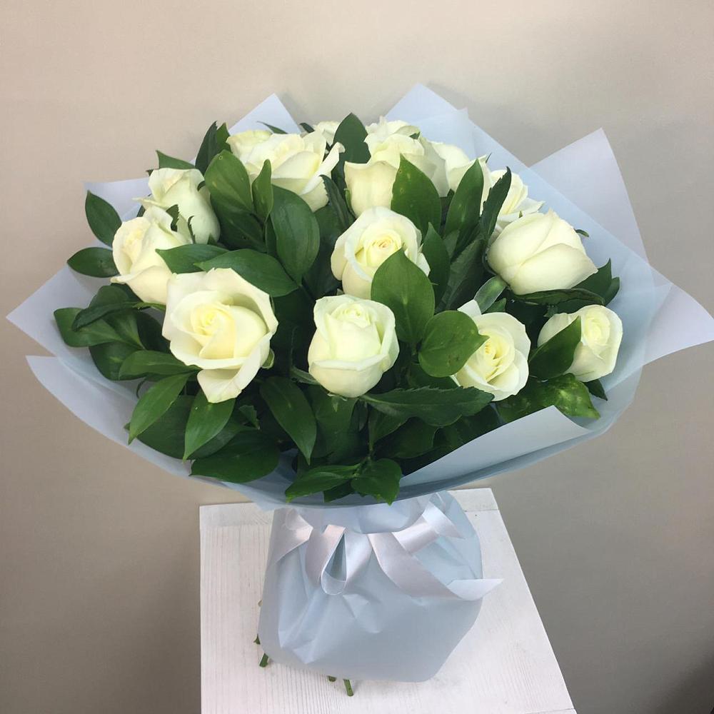 Букет 15 Белых роз Проуд в Нижних Ачалуках