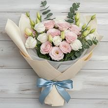 Букет цветов из:  Лизиантусы в Нижних Ачалуках