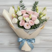 Букет цветов из:  Лизиантусы в Нижних Ачалуках