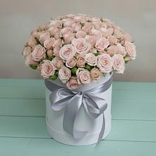 Цветочная композиция из Розы в шляпной коробке в Нижних Ачалуках