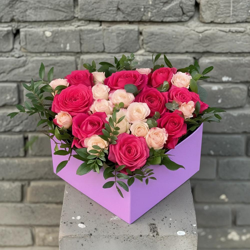 Цветочная композиция из Розы в коробке в Нижних Ачалуках