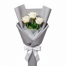 Букет 3 белые розы в Нижних Ачалуках