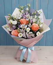 Букет цветов из:  Лизиантусы, Розы, Альстромерии и Гипсофила в Нижних Ачалуках