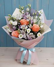 Букет цветов из:  Лизиантусы, Розы, Альстромерии и Гипсофила в Нижних Ачалуках