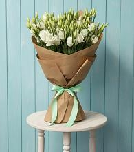 Букет цветов из:  Лизиантусы в Нижних Ачалуках