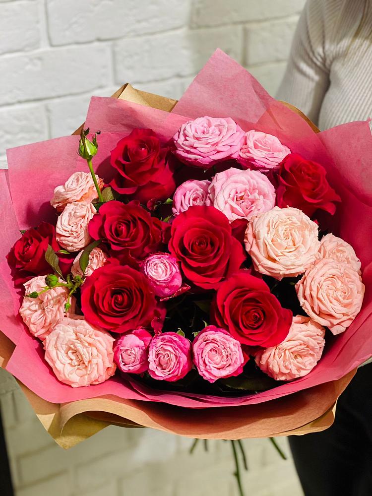 Букет цветов из: Розы в Нижних Ачалуках