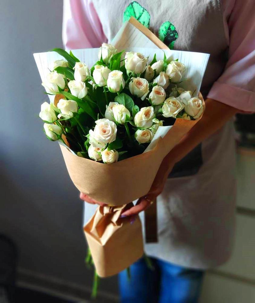 Букет цветов из: Розы в Нижних Ачалуках