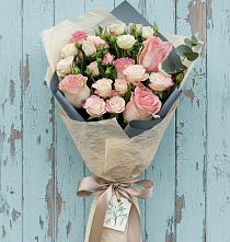 Букет цветов из:  Розы в Нижних Ачалуках
