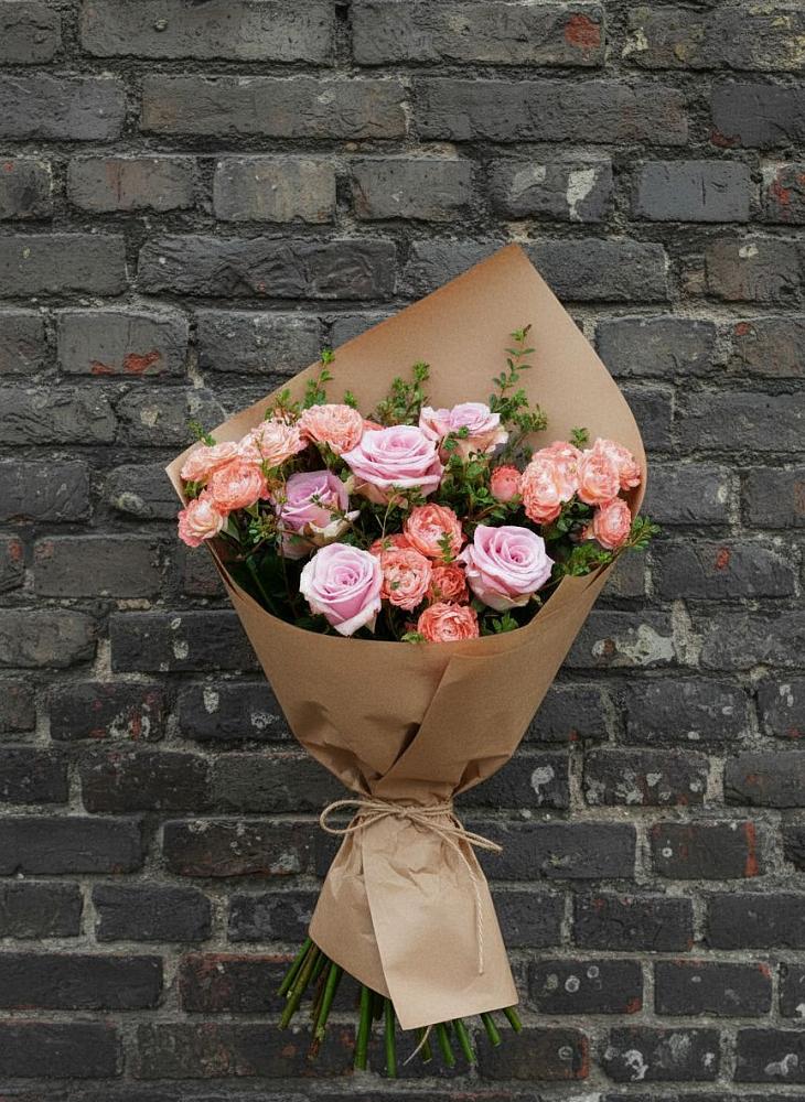 Букет цветов из: Розы в Нижних Ачалуках