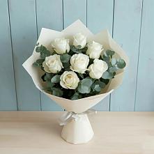 Букет Белые розы в Эвкалипте в Нижних Ачалуках