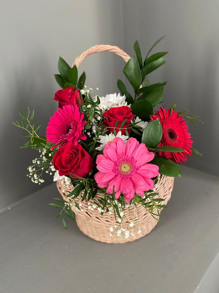 Цветочная композиция из Розы, Хризантемы и Герберы в корзине в Нижних Ачалуках