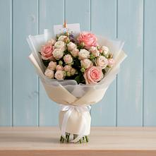 Букет цветов из:  Розы в Нижних Ачалуках