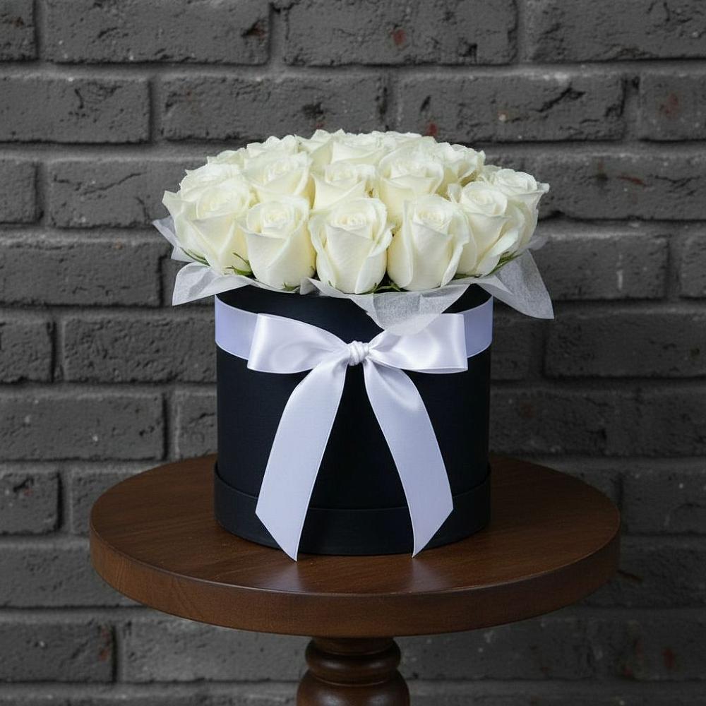 Цветочная композиция из Розы в шляпной коробке в Нижних Ачалуках