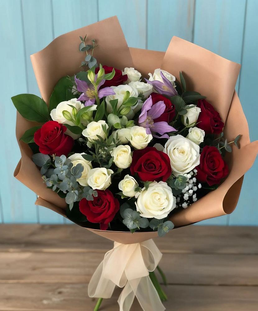 Букет цветов из: Розы и Альстромерии в Нижних Ачалуках