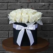 Цветочная композиция из Розы в шляпной коробке в Нижних Ачалуках